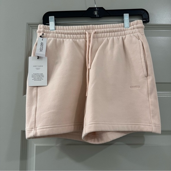 Aritzia Pants - Aritzia Cozy Fleece Boyfriend Shorts